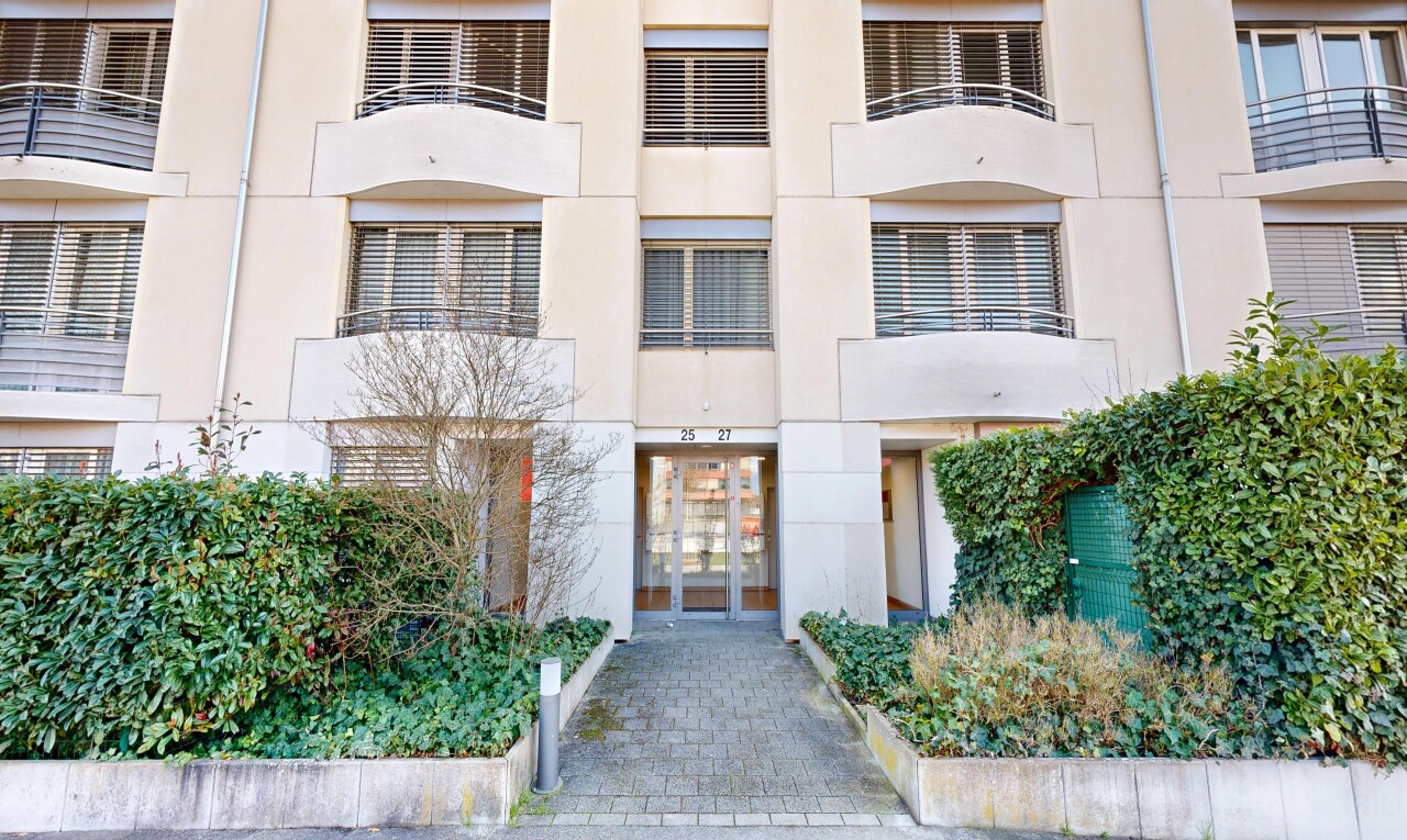extérieur du bâtiment avec vue sur le complexe d'appartements, apartment complex view, et from community