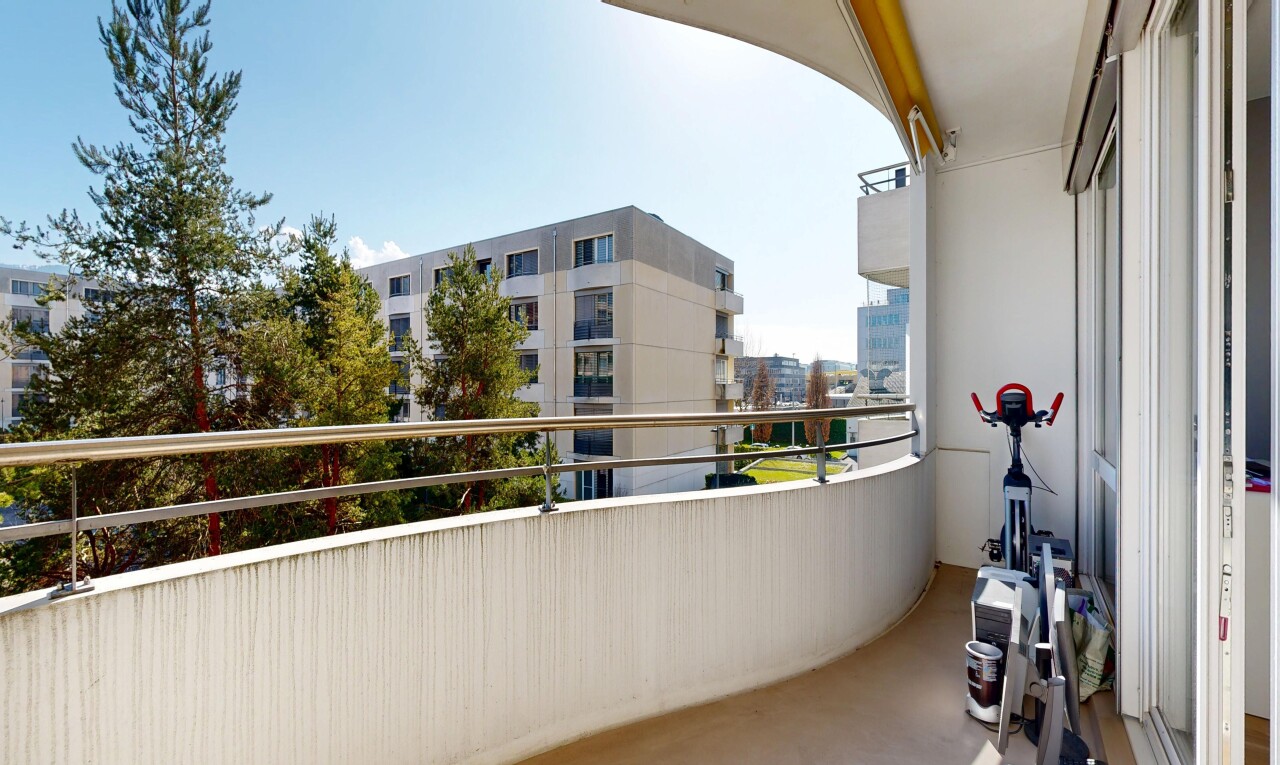 balcon avec balcon, apartment complex view, from property, et day time