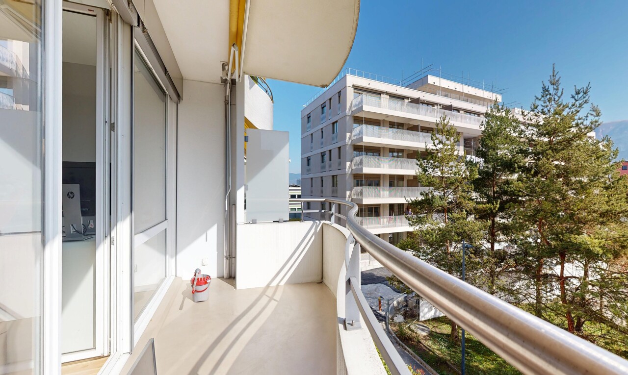 balcon avec balcon, day time, apartment complex view, et from property
