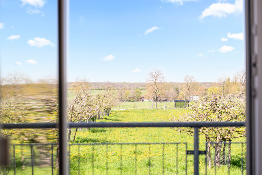 balkon mit ländliche aussicht, rural view, und day time