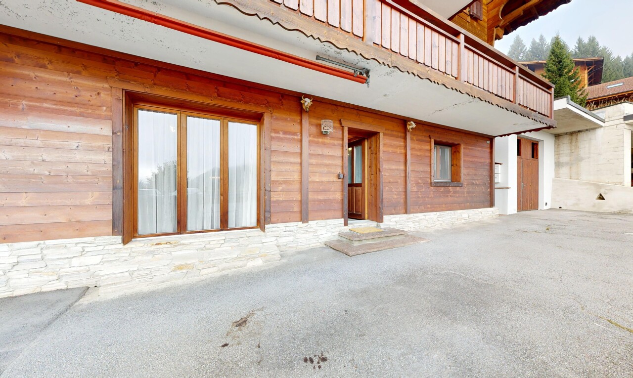 extérieur du bâtiment avec property visible
