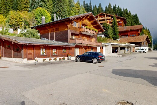extérieur du bâtiment avec property visible et parking