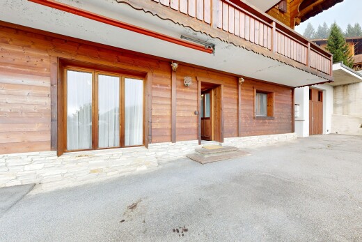 extérieur du bâtiment avec property visible