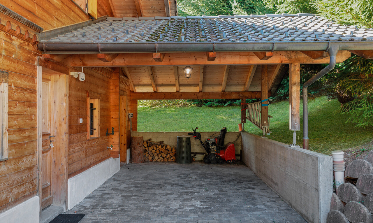 terrasse avec pelouse et ventilation