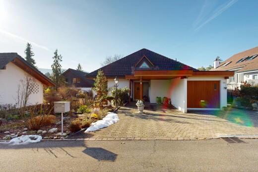 außenansicht mit property visible, stuckverkleidung, und day time