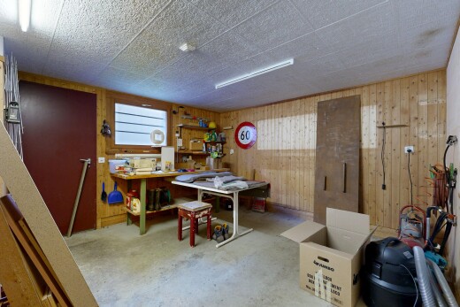 büro mit werkstatt, wood wall, holzwand, concrete floor, und betonboden