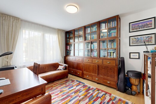 wohnzimmer mit inside property, bürobereich, natürliches licht, natural light, und gipskartonwand
