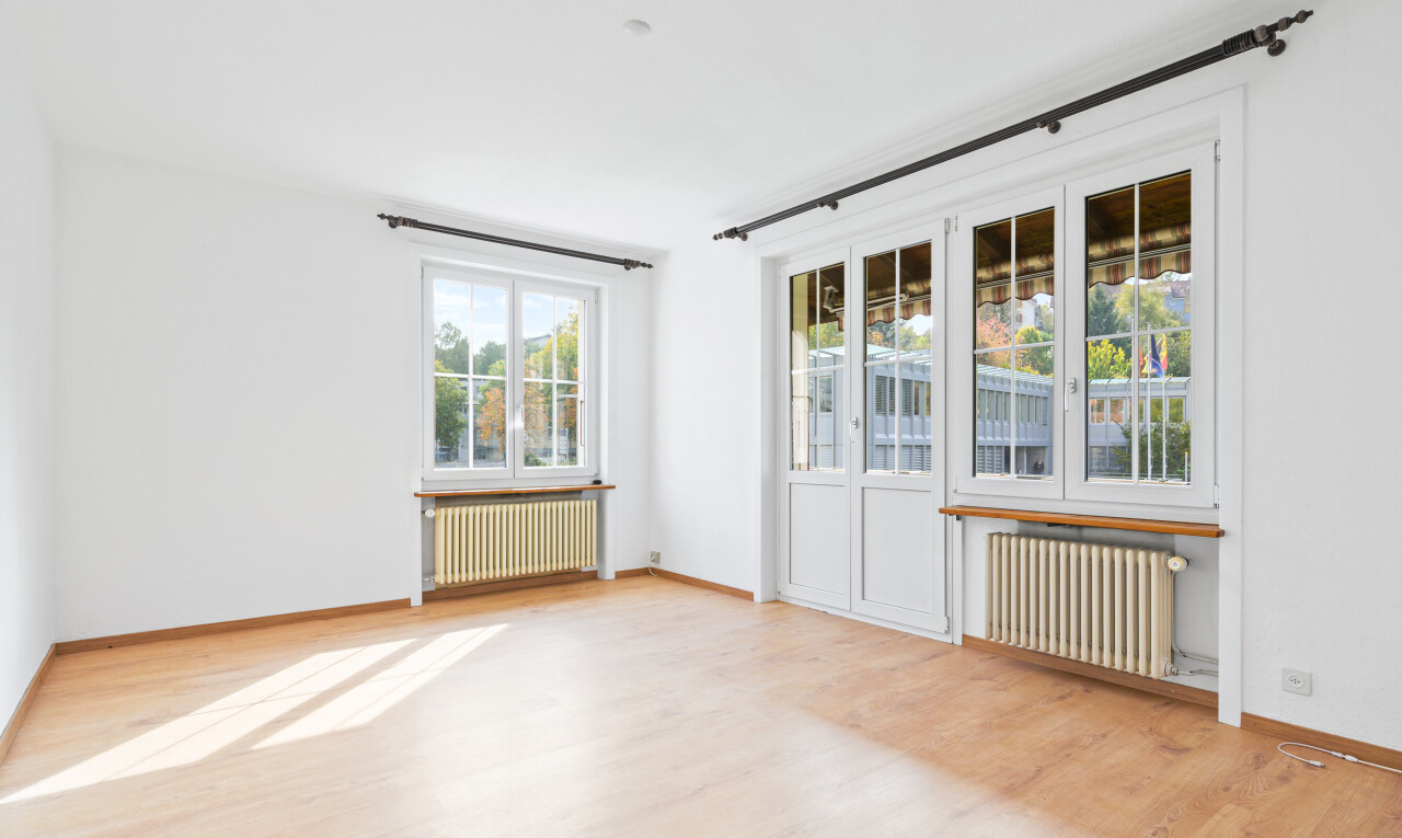 leerer raum mit natural light, natürliches licht, kühler, drywall, und gipskartonwand