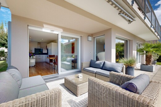 terrasse mit day time, wohnraum im freien, terrasse, und property visible