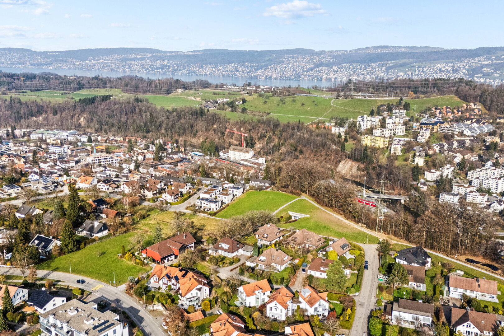 blick auf die berge mit aerial view, day time, wohngebietblick, und residential view