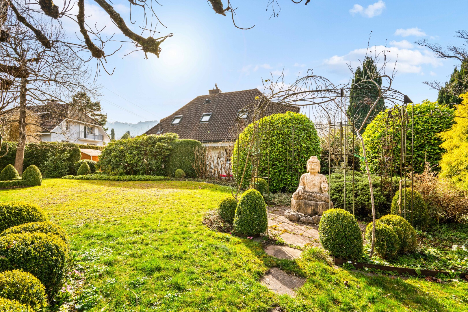 garten mit rasen, day time, und from property