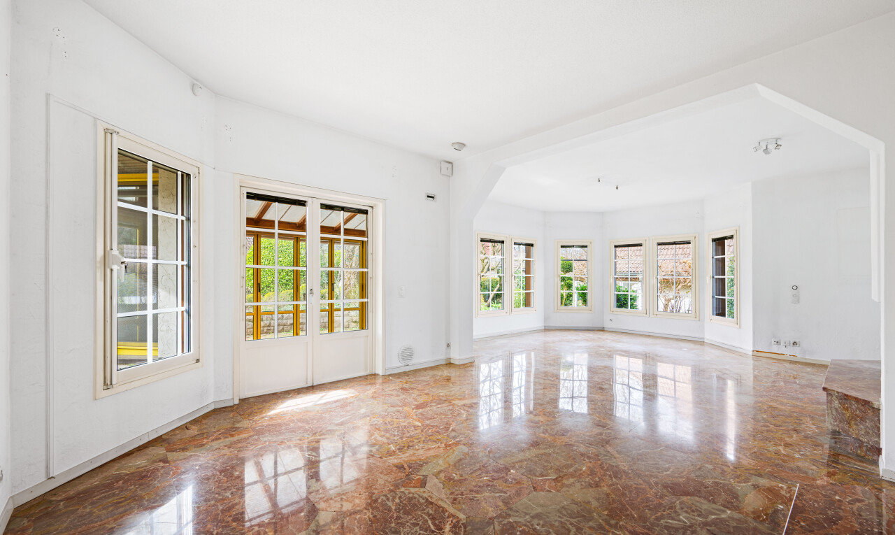 pièce vide avec lumière naturelle, natural light, cloison sèche, drywall, et inside property