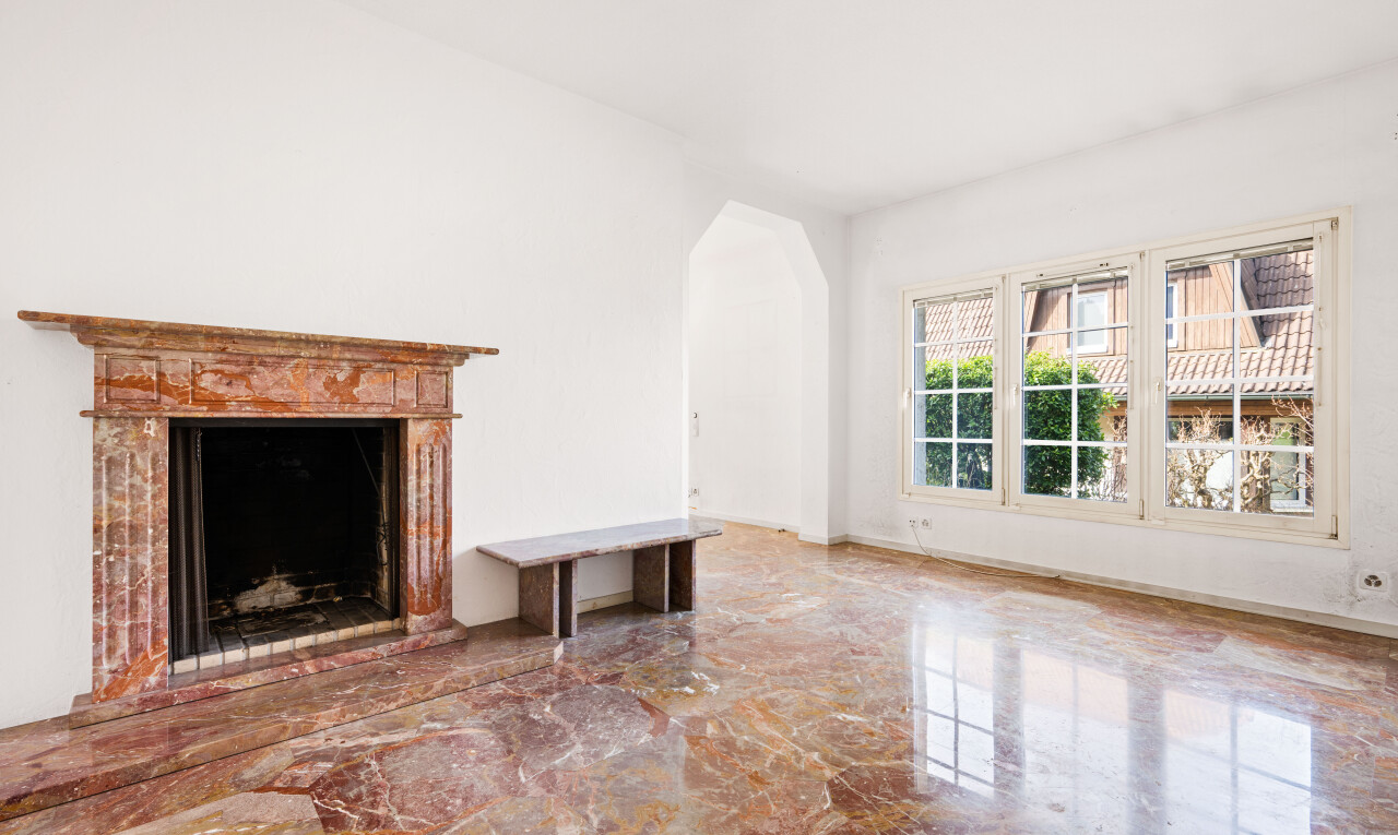 salon avec cheminée, lumière naturelle, natural light, cloison sèche, et drywall