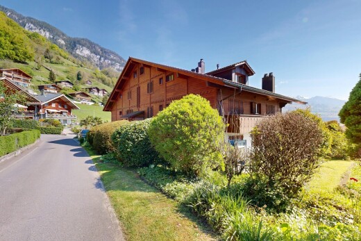 façade avec cheminée, day time, vue sur la montagne, et mountain view