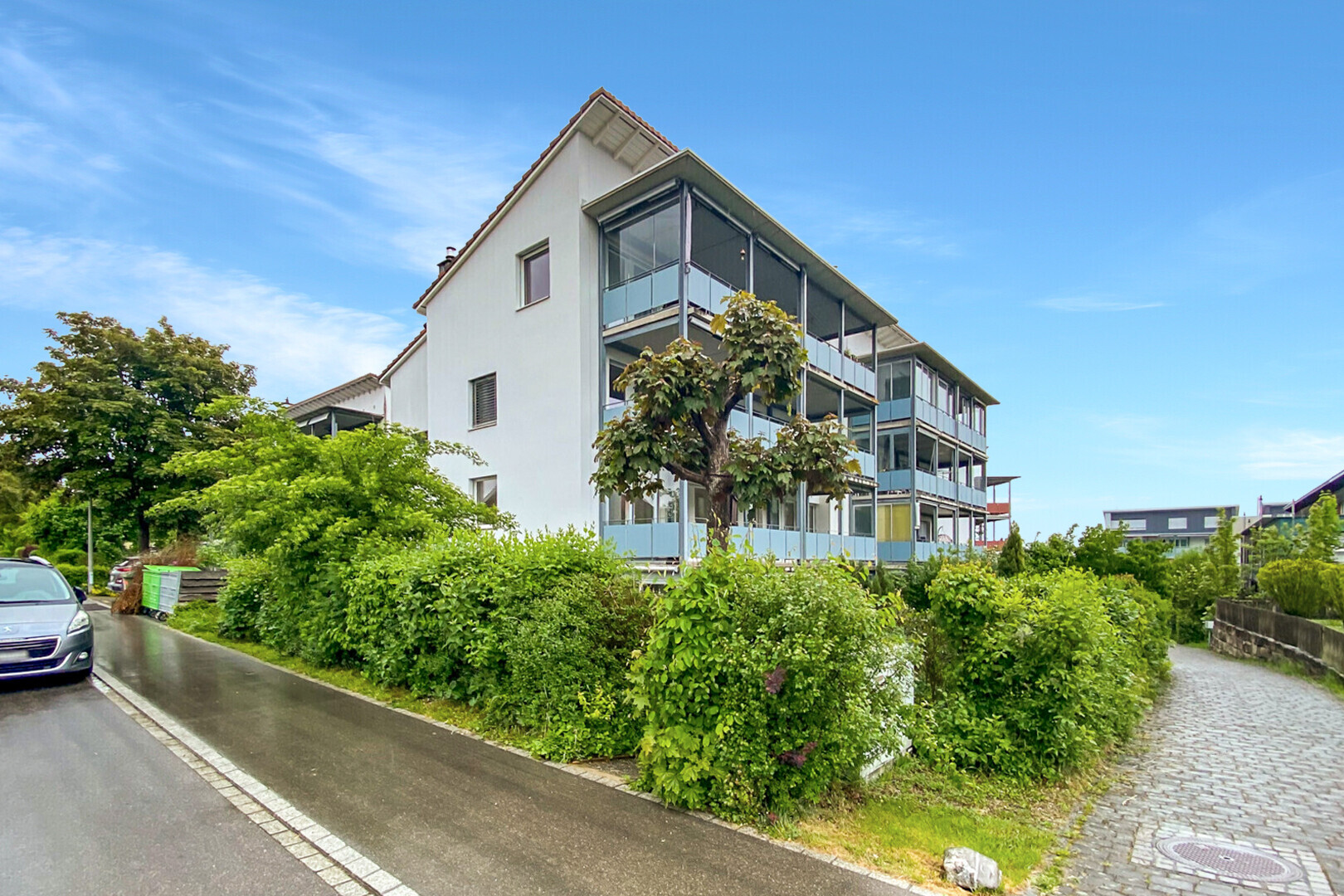 façade avec day time et property visible