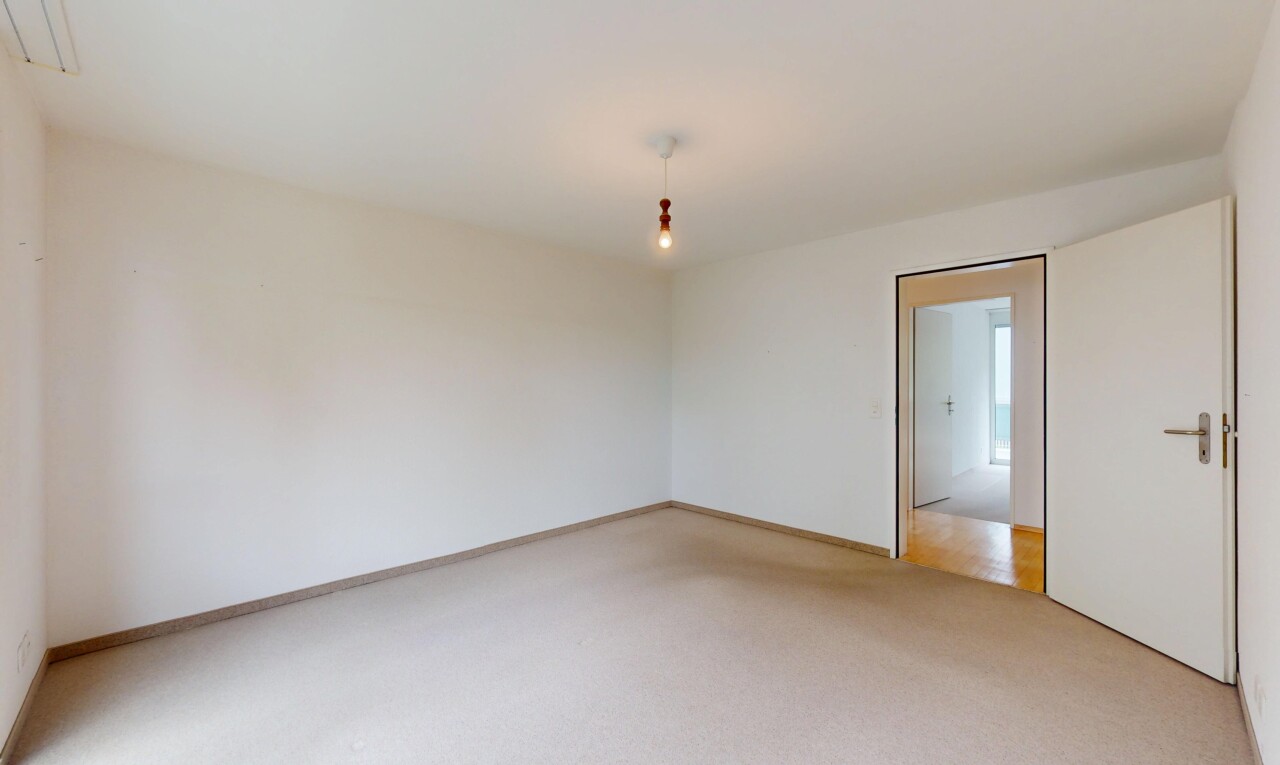 pièce vide avec cloison sèche, drywall, inside property, moquette, et carpet