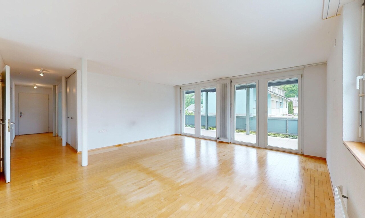 pièce vide avec inside property, lumière naturelle, natural light, cloison sèche, et drywall