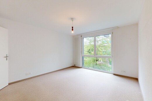 pièce vide avec inside property, lumière naturelle, natural light, cloison sèche, et drywall