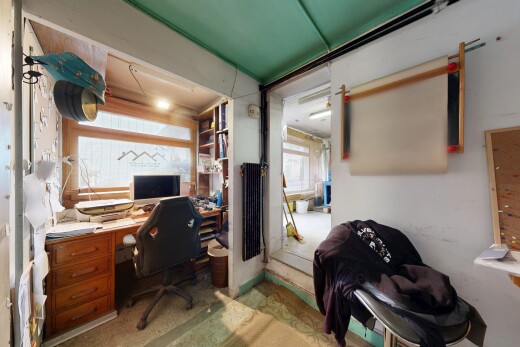 büro mit gipskartonwand, drywall, und fernseher