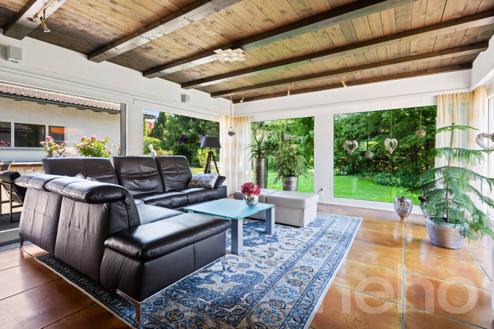 terrasse avec terrasse et inside property