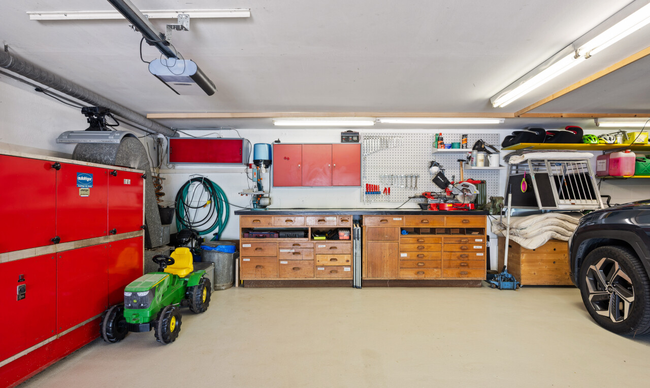 parking avec inside property