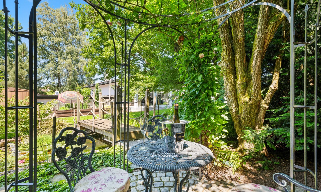 jardin avec day time et from property