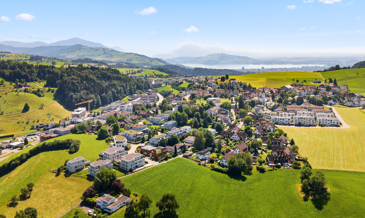 vue sur la montagne avec aerial view, mountain view, vue sur la montagne, day time, et neighborhood view