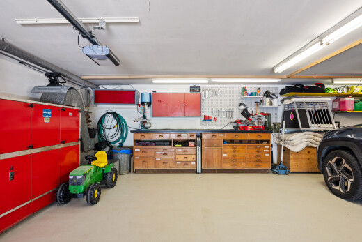 parking avec inside property