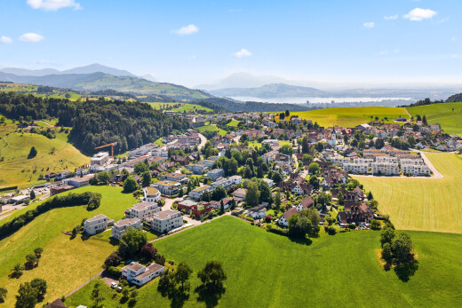vue sur la montagne avec aerial view, mountain view, vue sur la montagne, day time, et neighborhood view