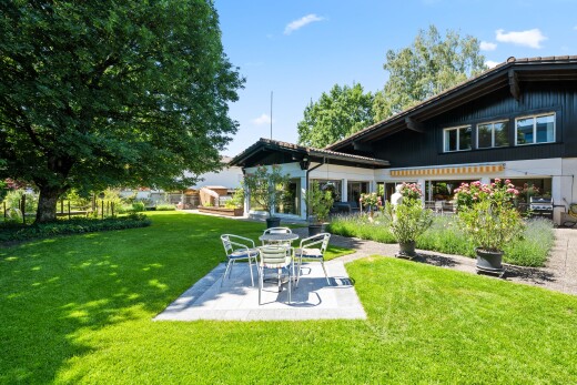 jardin avec terrasse, pelouse, day time, et from property