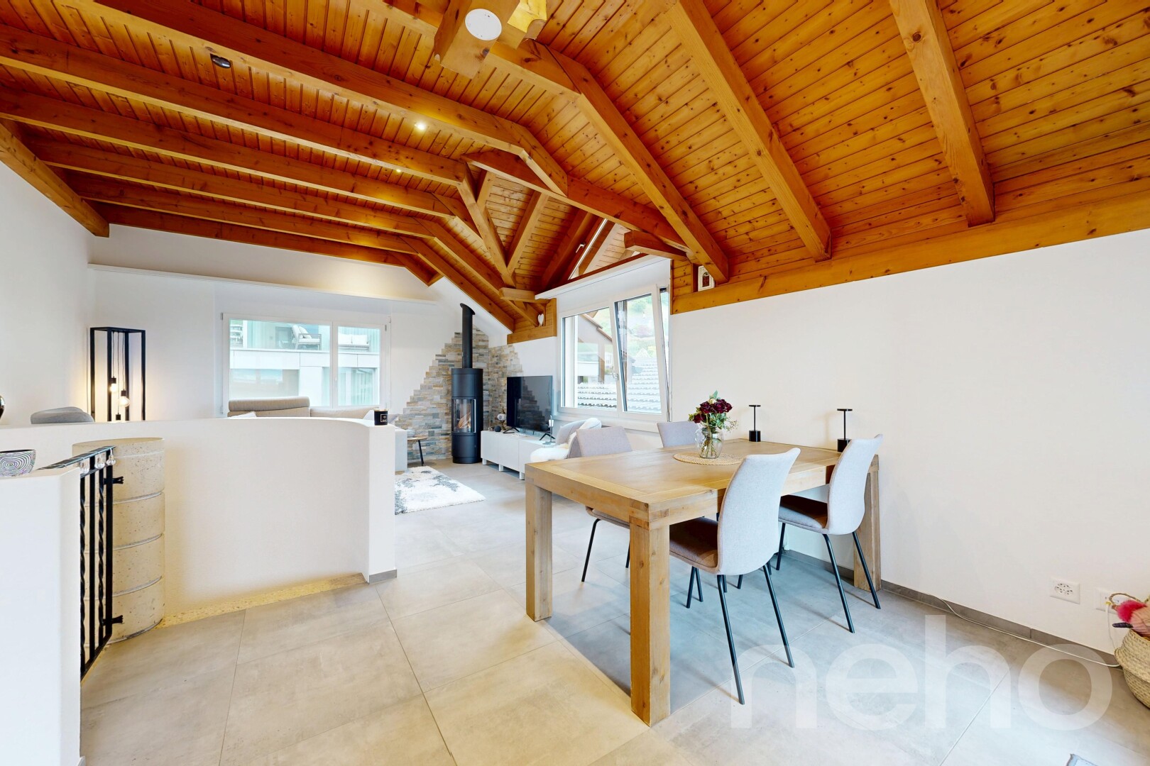 esszimmer mit wood ceiling, holzdecke, natural light, natürliches licht, und drywall