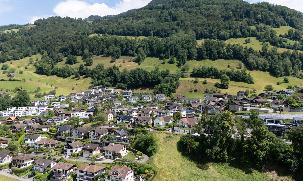blick auf die berge mit day time, aerial view, wohngebietblick, residential view, und waldblick