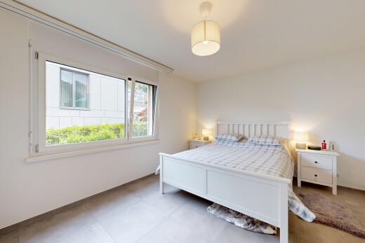zimmer / schlafzimmer mit gipskartonwand, drywall, natürliches licht, natural light, und inside property