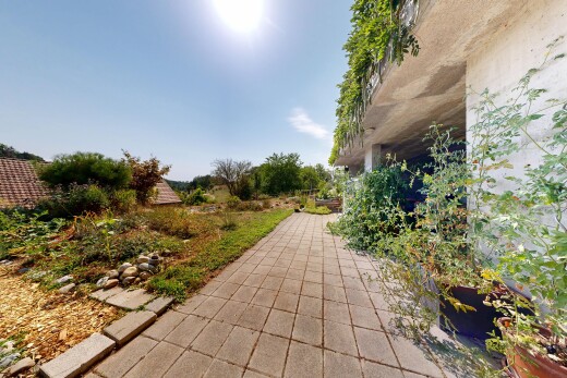 jardin avec from property et day time
