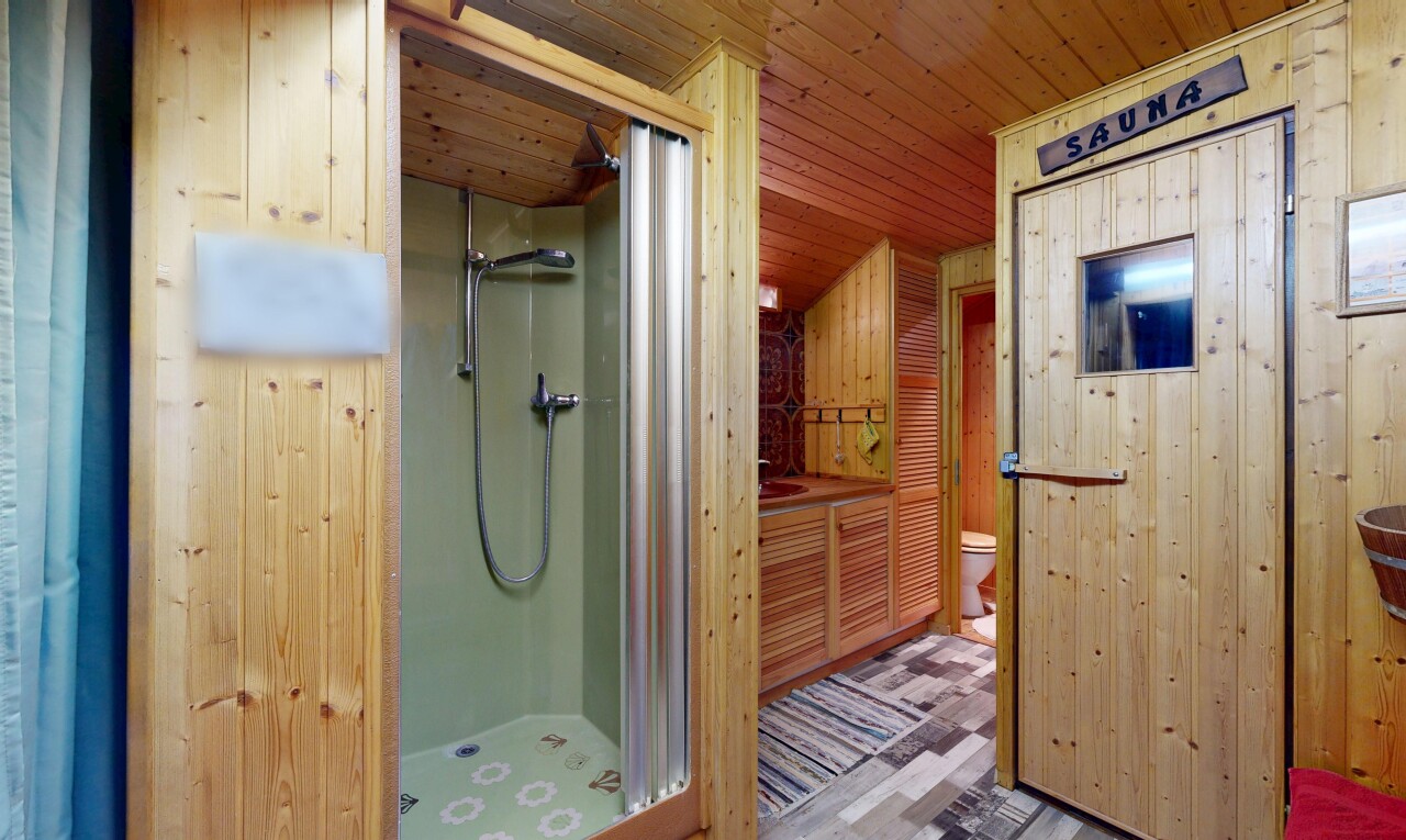 bad mit holzwand, wood wall, dusche, holzdecke, und wood ceiling