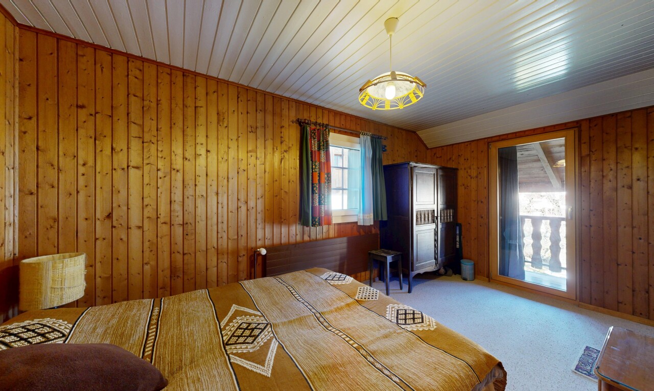 zimmer / schlafzimmer mit teppich, carpet, natürliches licht, natural light, und inside property