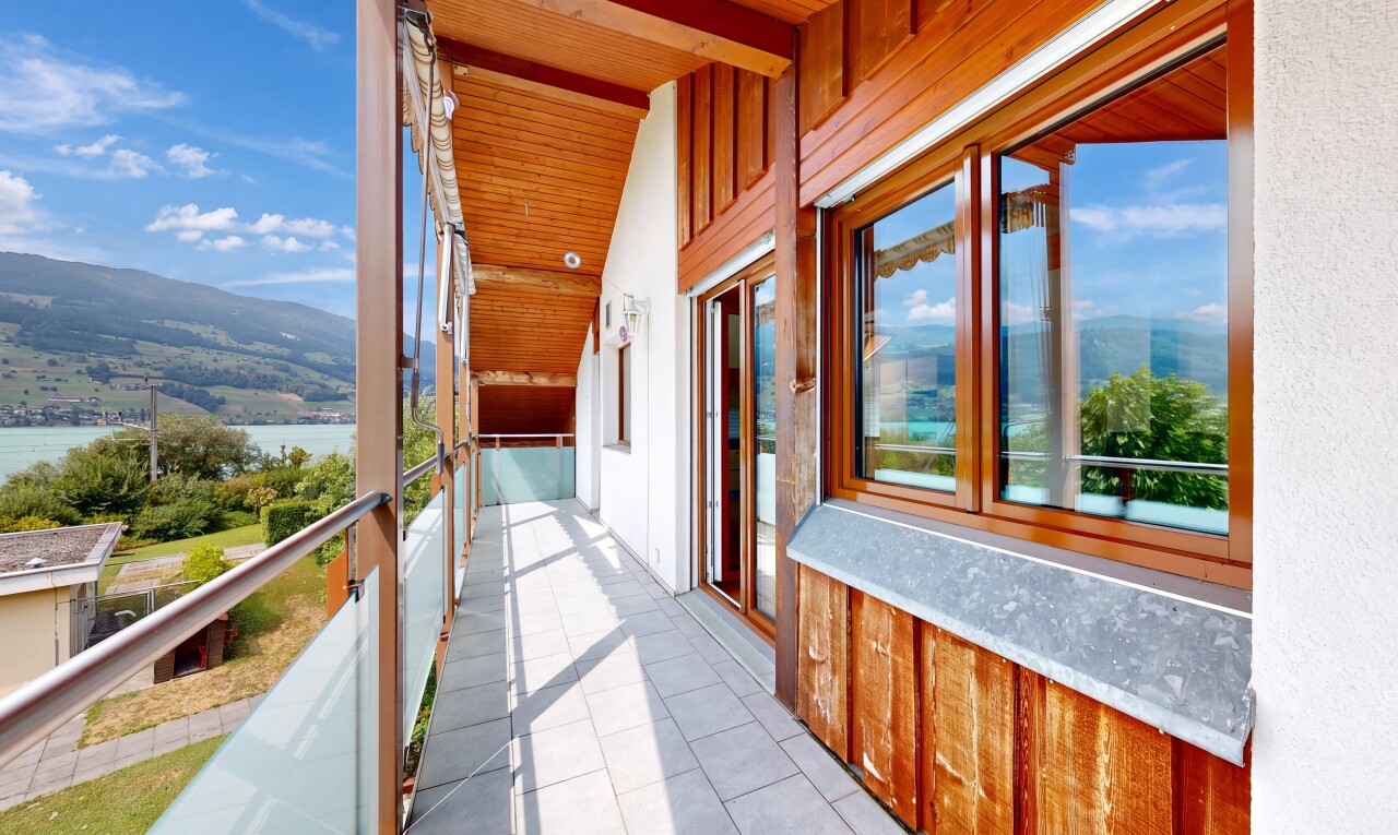 balkon mit balkon, day time, blick auf die berge, und mountain view
