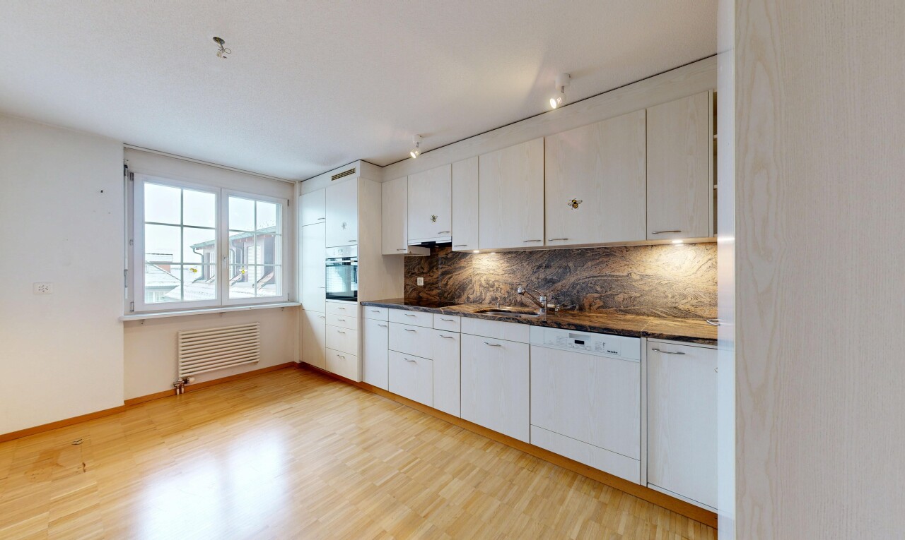 cuisine avec lumière naturelle, natural light, cloison sèche, drywall, et lave-vaisselle