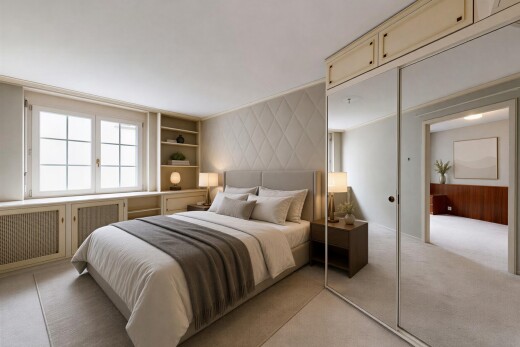 zimmer / schlafzimmer mit eingebaute regale, kleiderschrank, virtually staged, inside property, und light floor