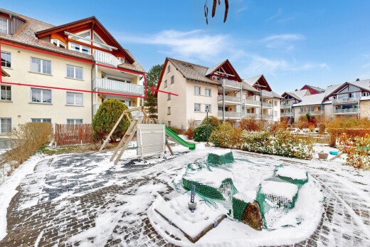 außenansicht mit day time, spielplatz, zaun, und from community