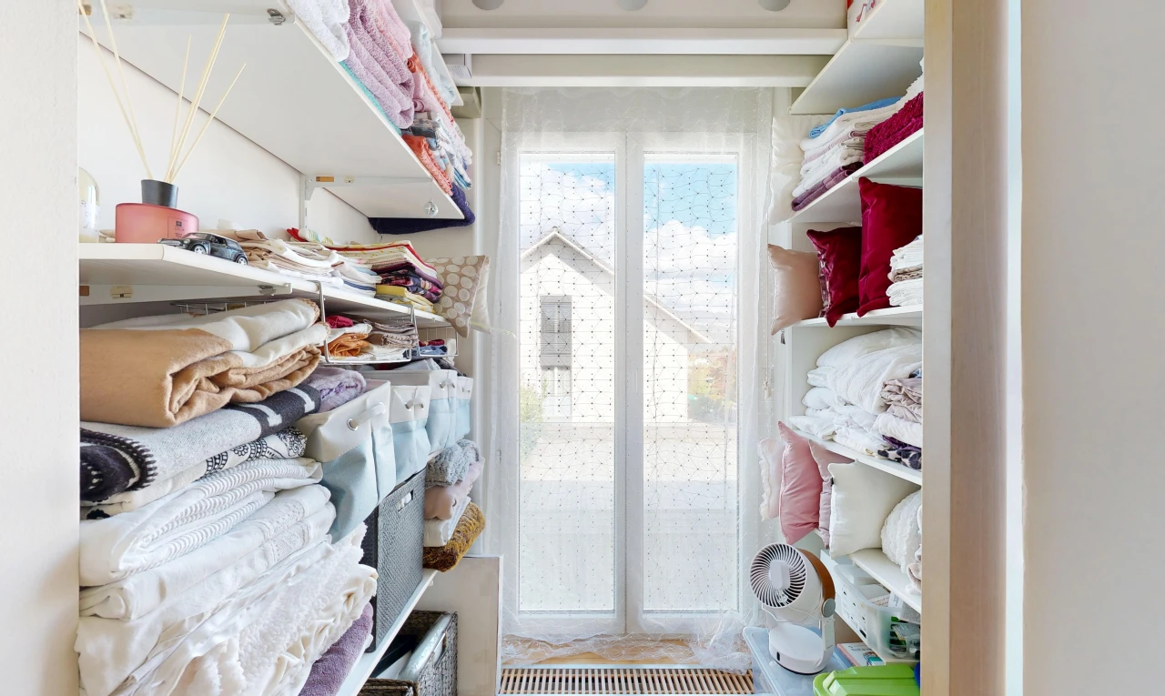 walk in closet with a spacious closet