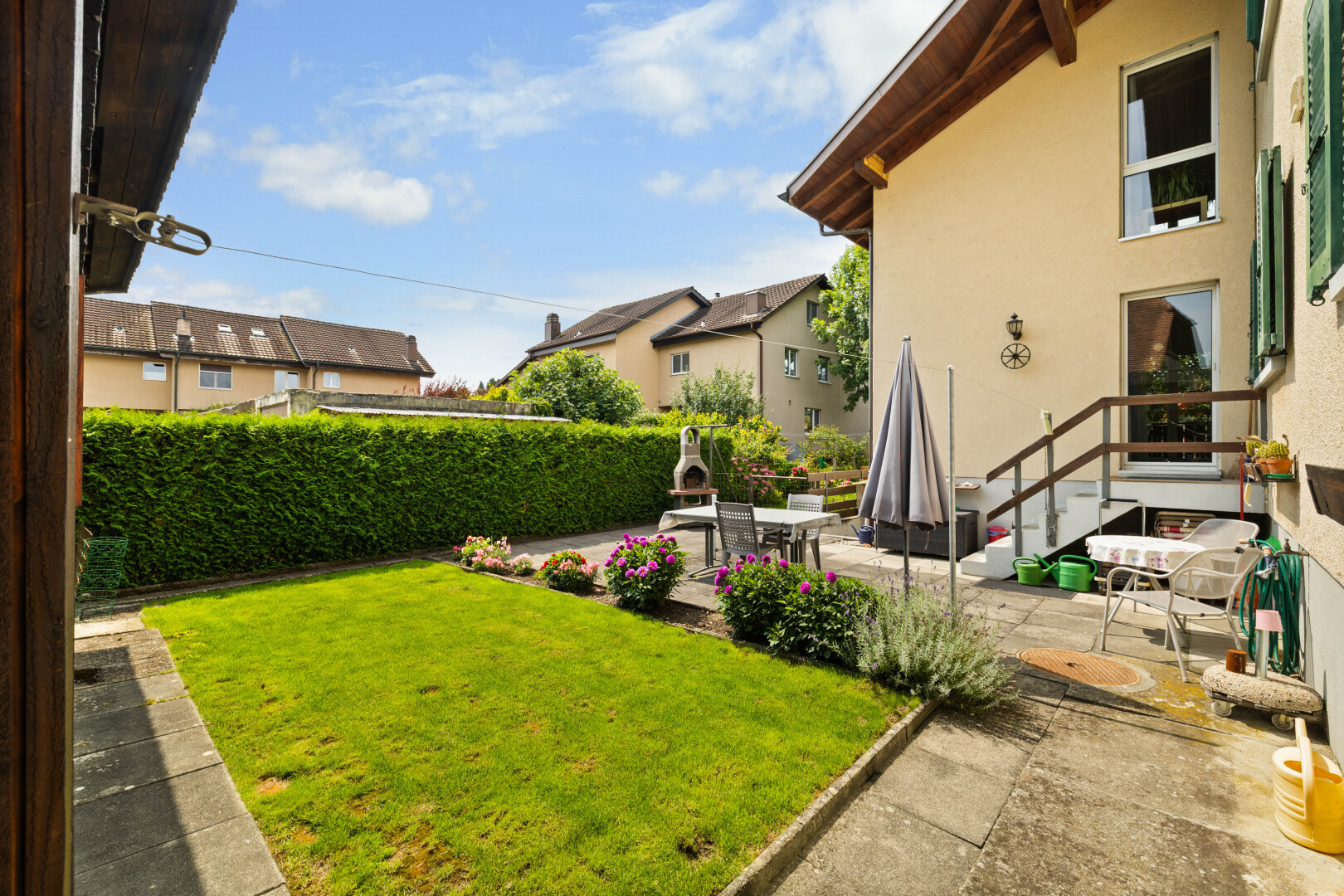 jardin avec from property, pelouse, day time, terrasse, et clôture