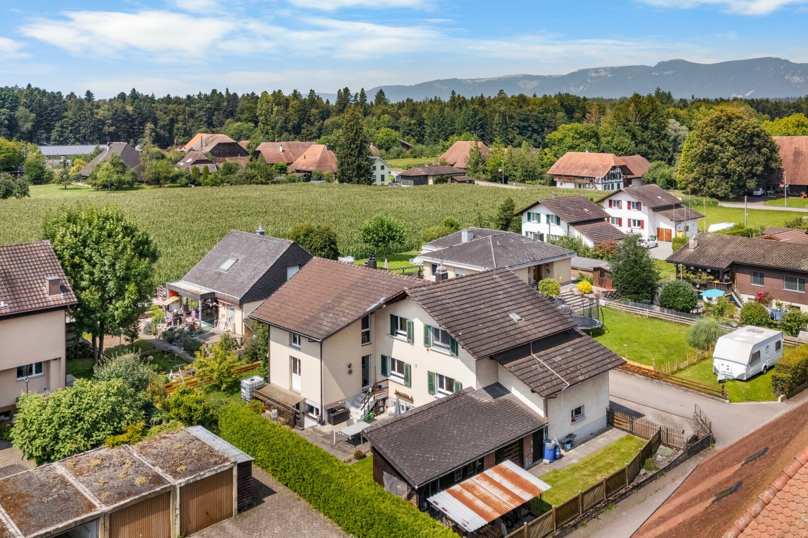 façade avec vue résidentielle, residential view, et day time
