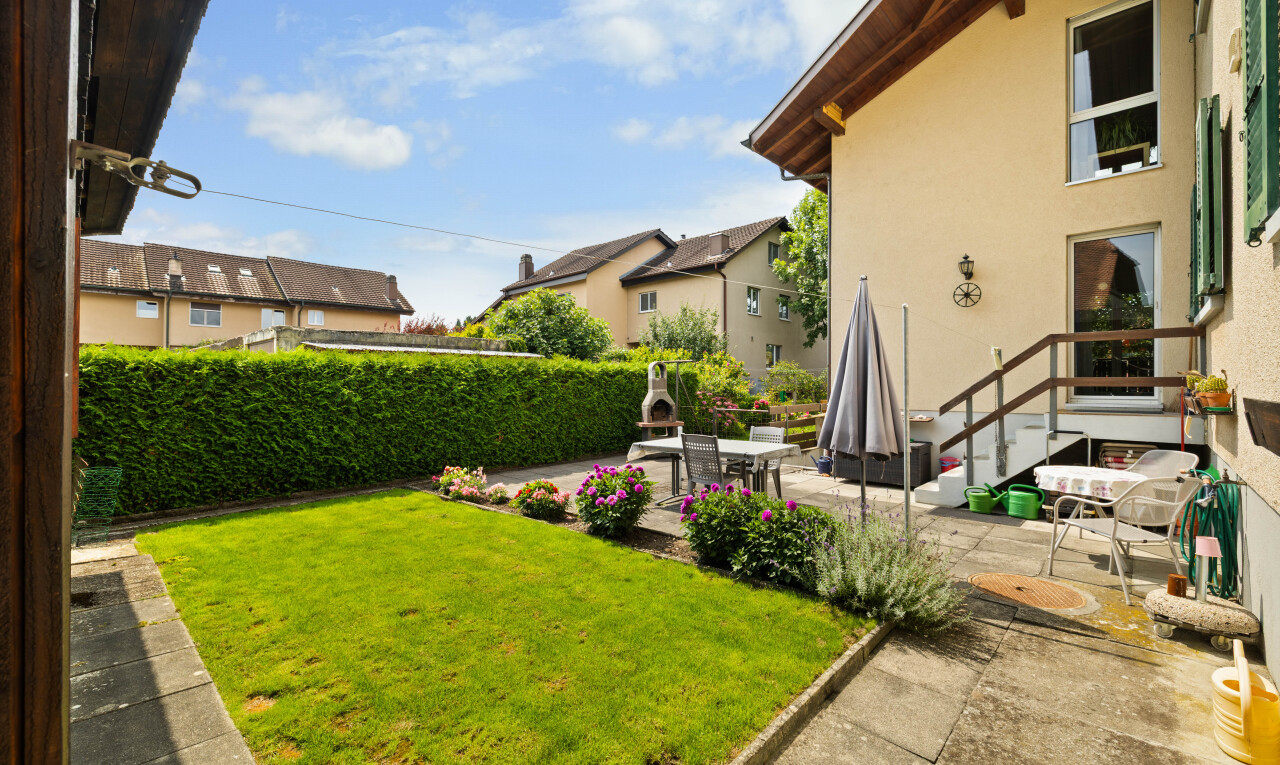 garten mit from property, rasen, day time, terrasse, und zaun