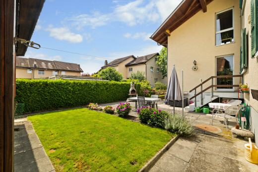 jardin avec from property, pelouse, day time, terrasse, et clôture