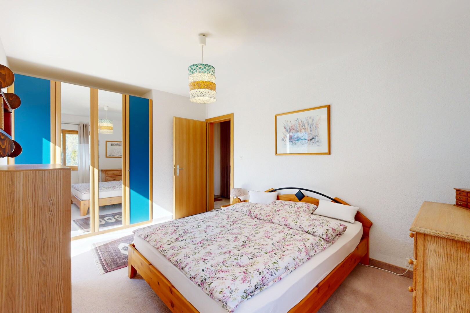 chambre avec inside property, cloison sèche, drywall, moquette, et carpet