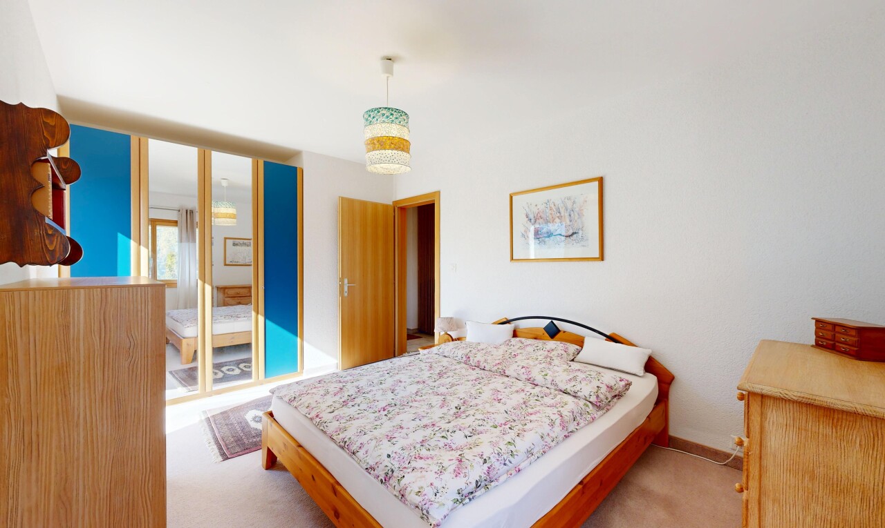 chambre avec inside property, cloison sèche, drywall, moquette, et carpet