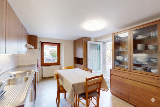 küche mit schränke mit glastüren, glass insert cabinets, arbeitsplatten, light countertops, und inside property