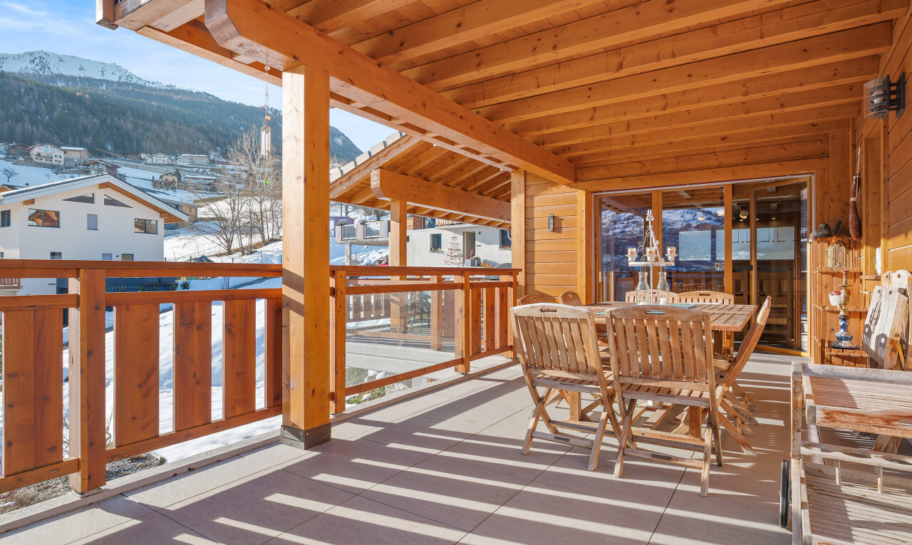 terrasse avec vue sur la montagne, mountain view, snow, day time, et from property