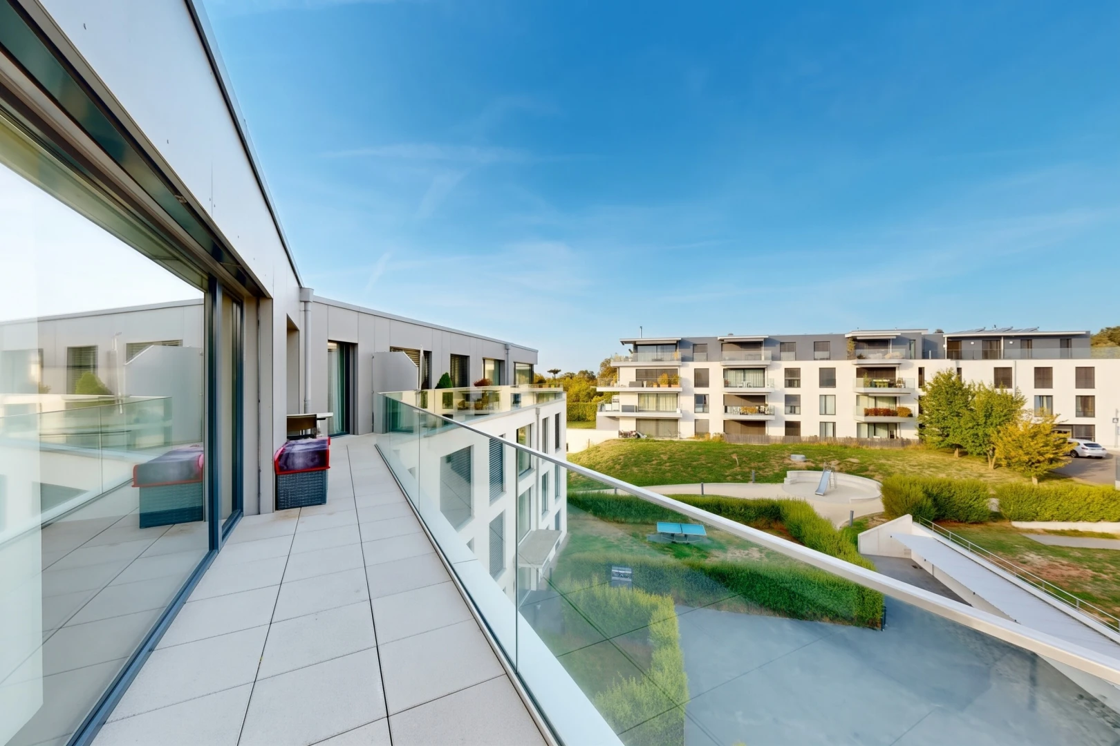 balcon avec from property, view focus, apartment complex view, day time, et balcon
